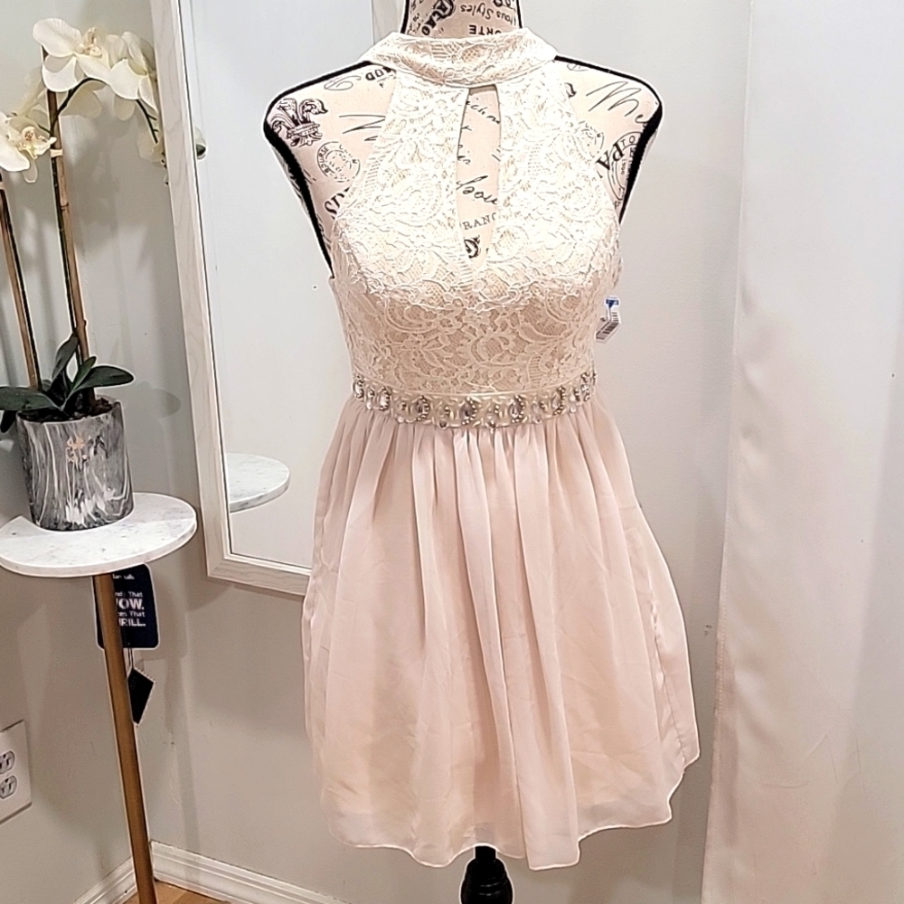 Speechless Halter Lace-up Dress Sz. 0.  C43